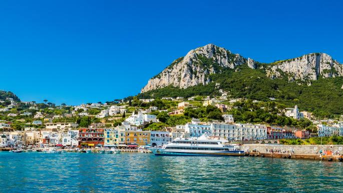 Les touristes de Capri condamnés à une amende de 500 € pour avoir utilisé du plastique - d'autres destinations suivront-elles ?