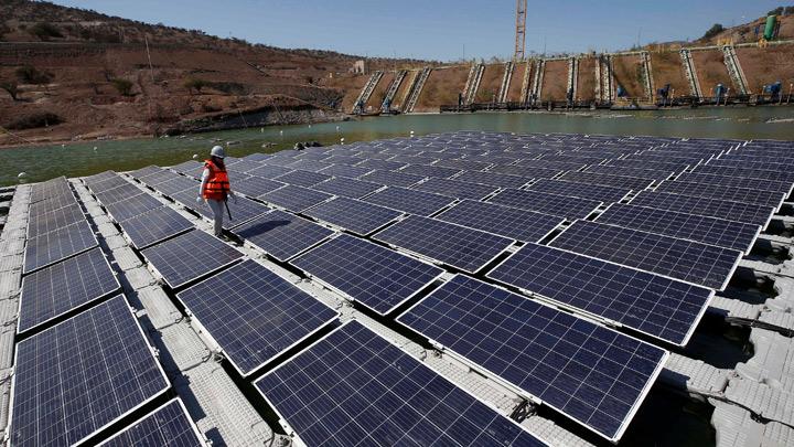 Tesla veut relancer son activité d'énergie solaire en baissant les prix des panneaux solaires