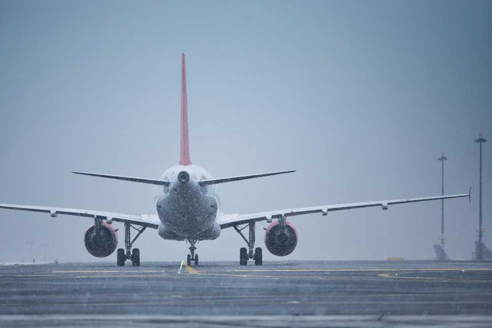 winter-day-airport